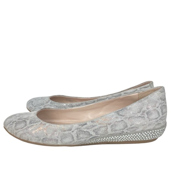 BCBGeneration Ballet Flats with Crystal Embellished Heel  - Size 7.5 - Picture 3 of 11